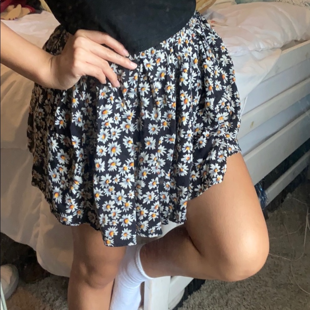 Brandy Melville Sunflower Skirt